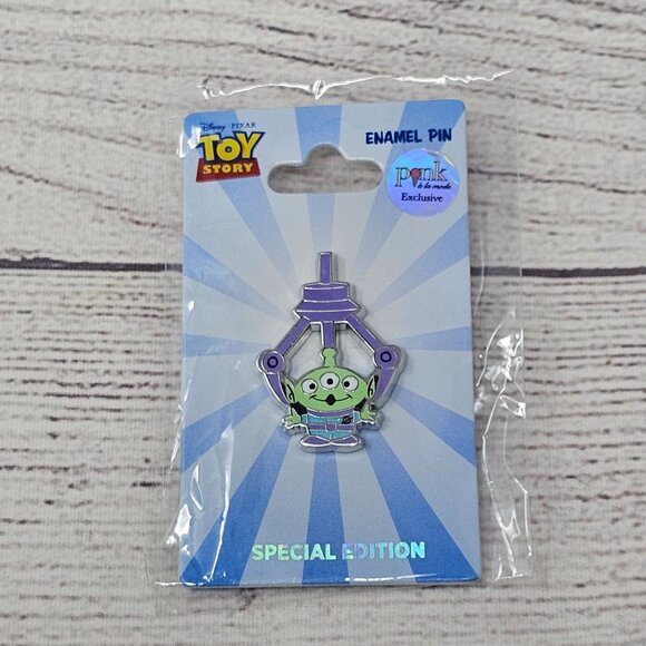 NEW! Disney Pixar PALM Toy Story Alien Claw Pin Special Edition 500 - Picture 1 of 2
